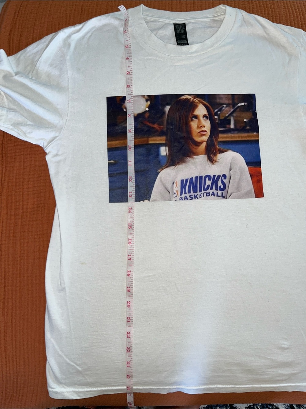 Jennifer Aniston New York Knicks Tee Shirt, size small - Picture 5 of 5